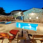 Casa Di Roccia Villa