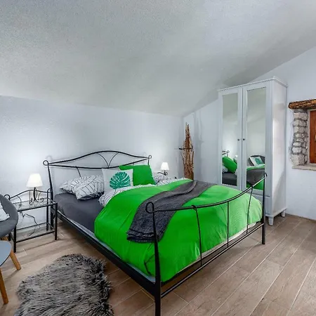 Casa Di Roccia Marčana