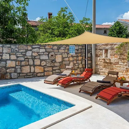 Casa Di Roccia Marčana