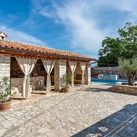 Casa Di Roccia Marčana