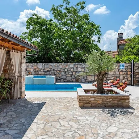 Casa Di Roccia