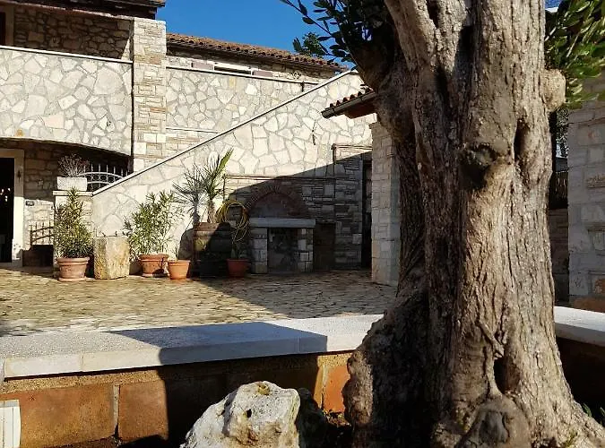 Casa Di Roccia Villa