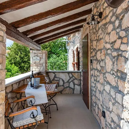 Casa Di Roccia