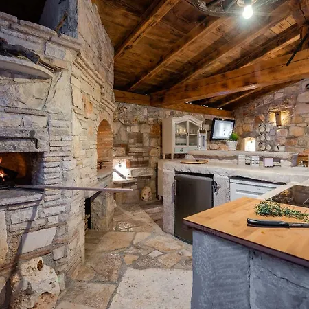 Casa Di Roccia