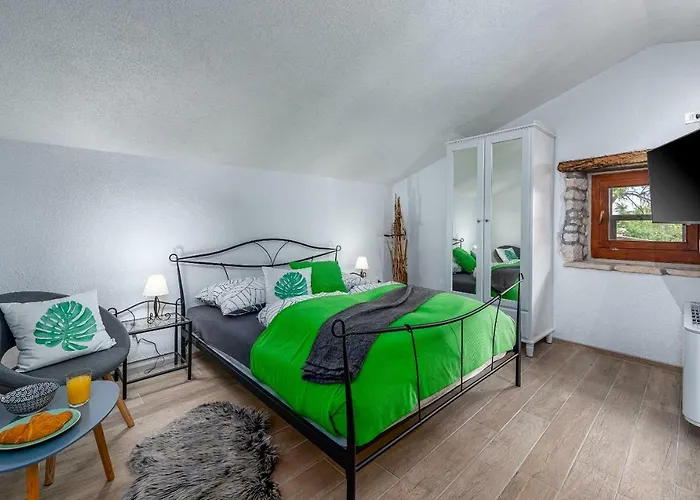 Casa Di Roccia Marčana